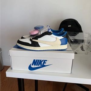 Travis scott jordan 1 low fragment